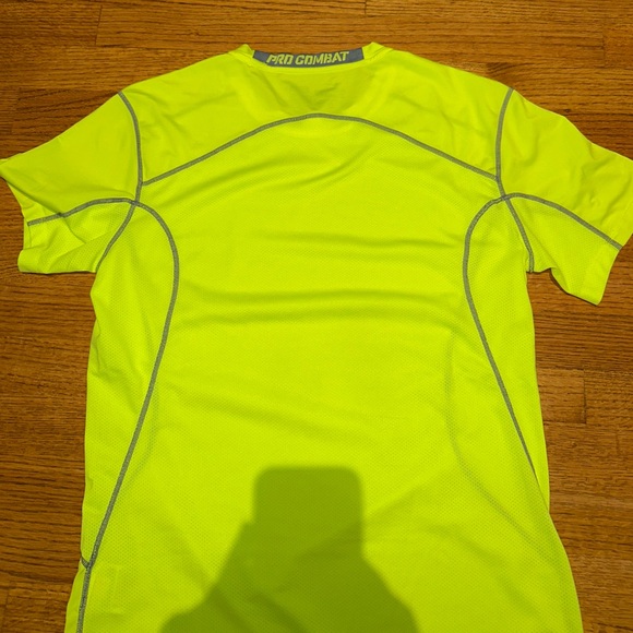 Men’s Nike Pro Combat DRI-FIT Fitted Short Sleeve Fitness Top - Yellow - Picture 7 of 8